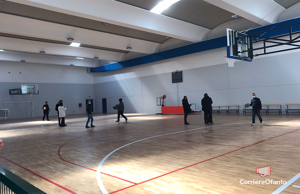 Inaugurato il nuovo Palazzetto dello Sport, una struttura attesa da oltre 10 anni. Puttilli: «Realizzato il sogno di tante generazioni»