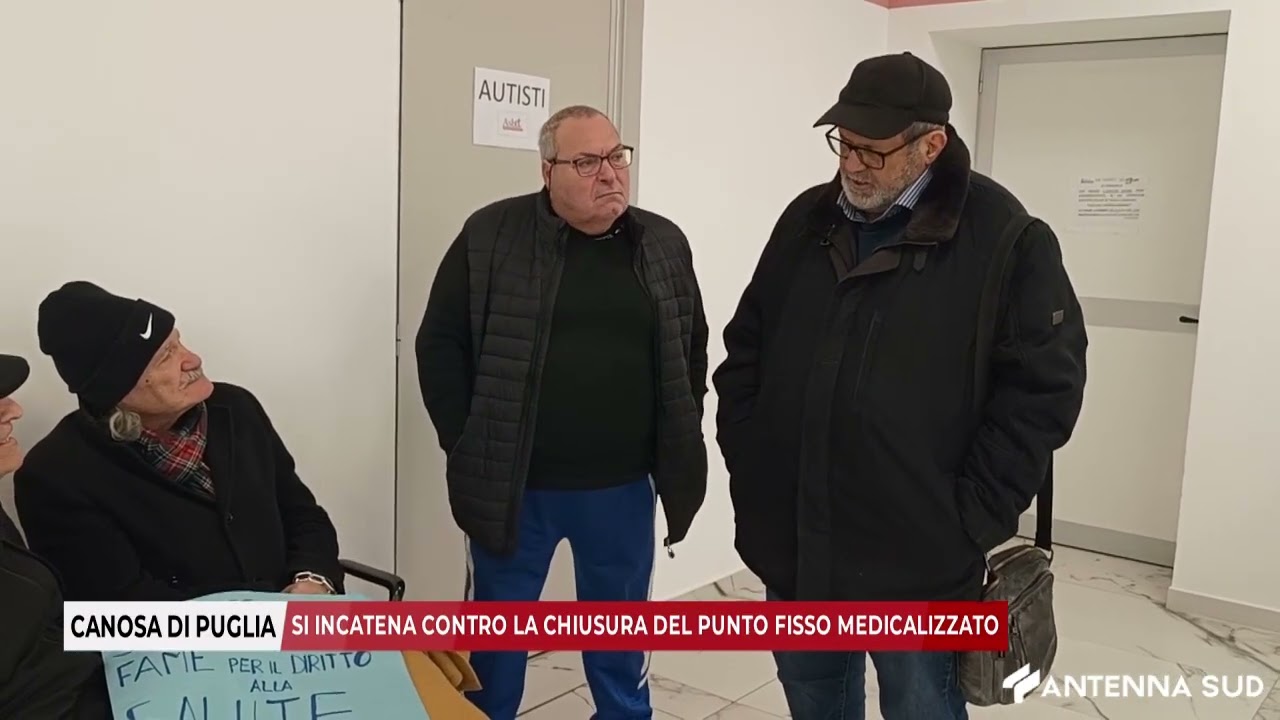 Canosa di Puglia, cittadino si incatena contro la chiusura notturna del Punto Fisso Medicalizzato